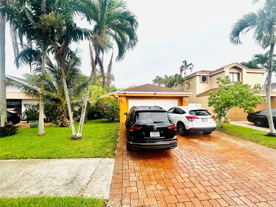 Active With Contract: $3,500 (4 beds, 3 baths, 1558 Square Feet)