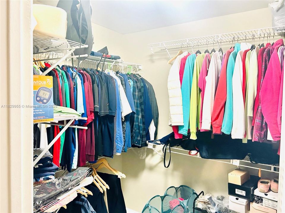 Active With Contract: $3,500 (4 beds, 3 baths, 1558 Square Feet)