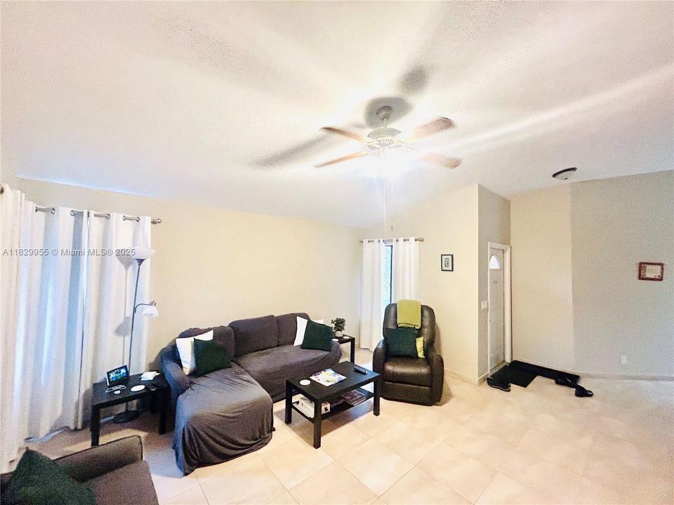 Active With Contract: $3,500 (4 beds, 3 baths, 1558 Square Feet)