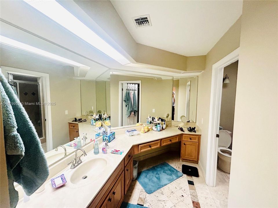 Active With Contract: $3,500 (4 beds, 3 baths, 1558 Square Feet)