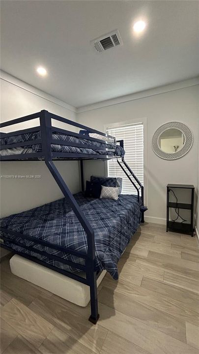 На продажу: $335,000 (2 спален, 2 ванн, 0 Квадратных фут)