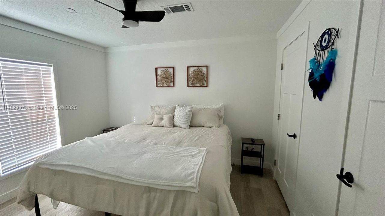 На продажу: $335,000 (2 спален, 2 ванн, 0 Квадратных фут)