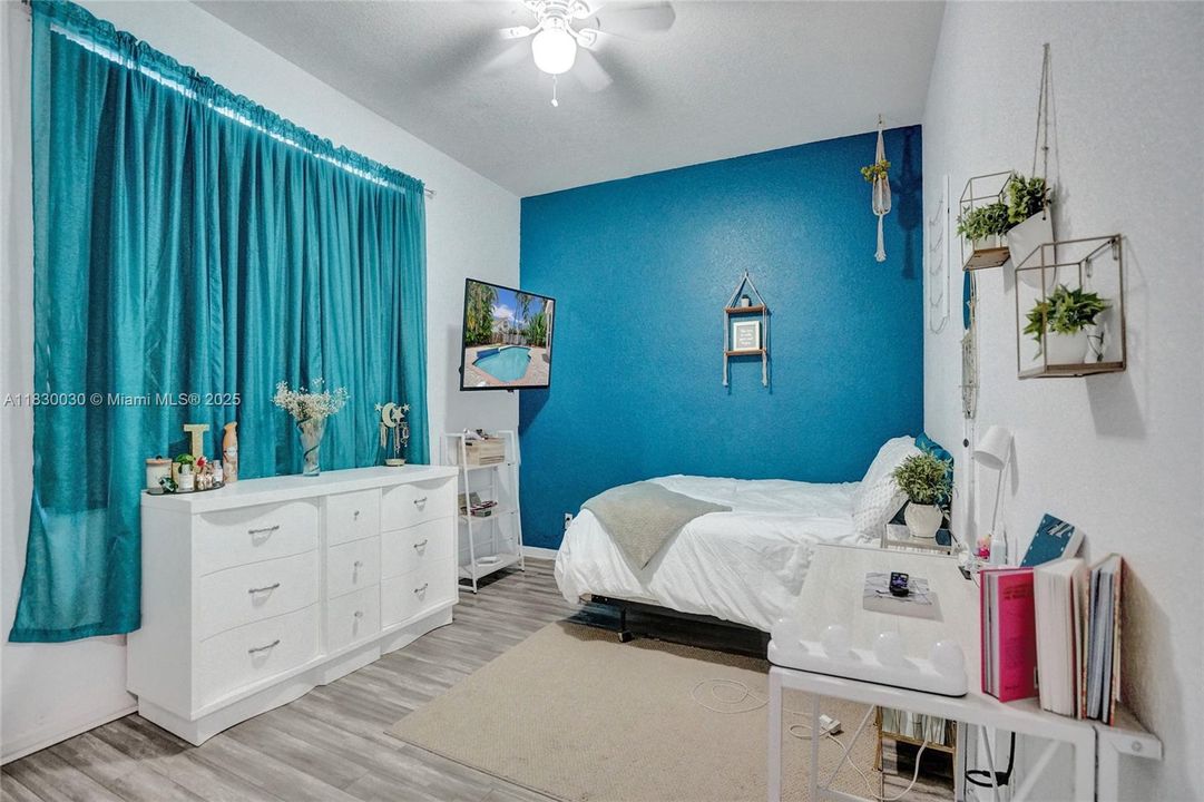 Recently Sold: $1,445,000 (6 beds, 3 baths, 2896 Square Feet)