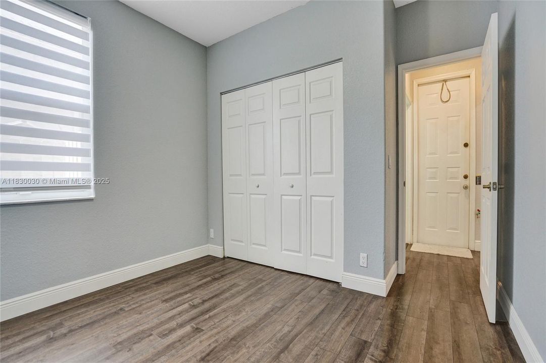 Recently Sold: $1,445,000 (6 beds, 3 baths, 2896 Square Feet)