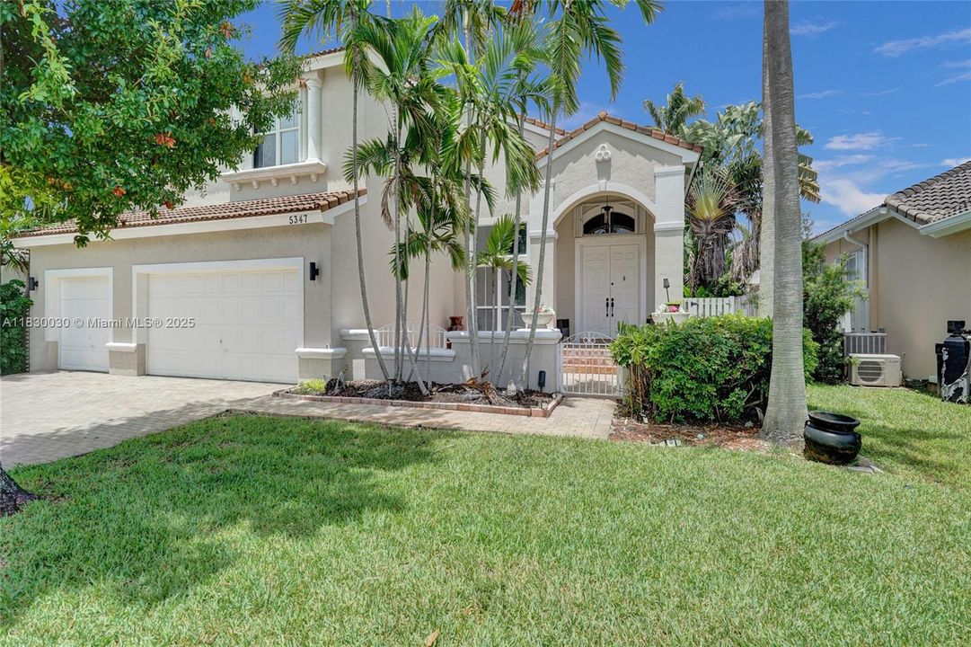 Recently Sold: $1,445,000 (6 beds, 3 baths, 2896 Square Feet)