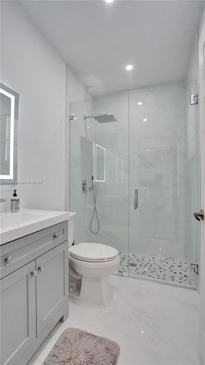 Recently Sold: $1,445,000 (6 beds, 3 baths, 2896 Square Feet)