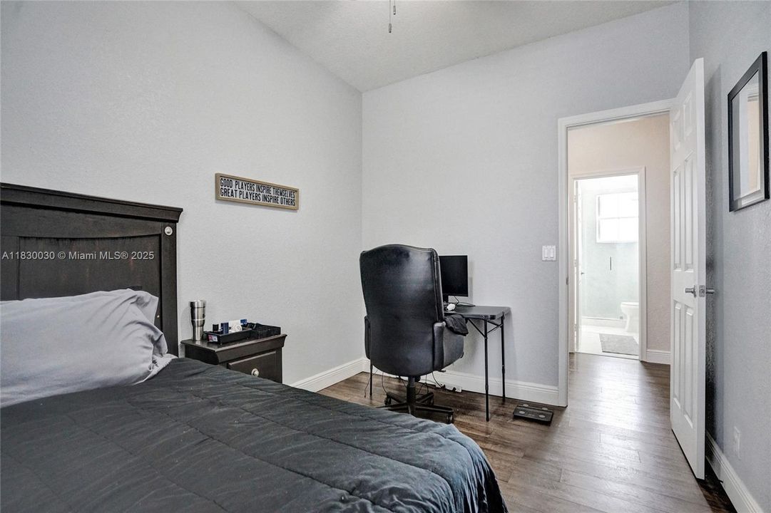 Recently Sold: $1,445,000 (6 beds, 3 baths, 2896 Square Feet)