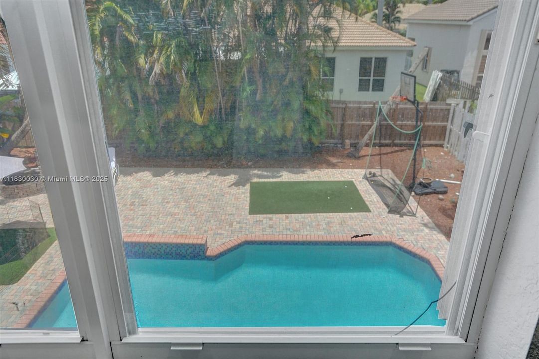 Recently Sold: $1,445,000 (6 beds, 3 baths, 2896 Square Feet)