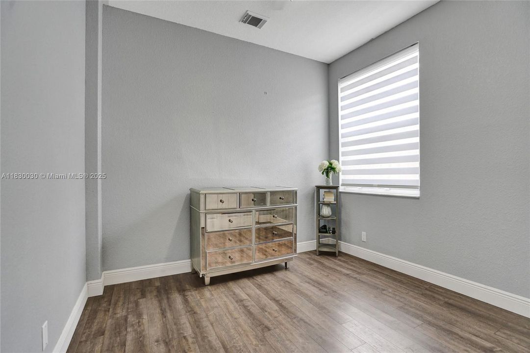 Recently Sold: $1,445,000 (6 beds, 3 baths, 2896 Square Feet)