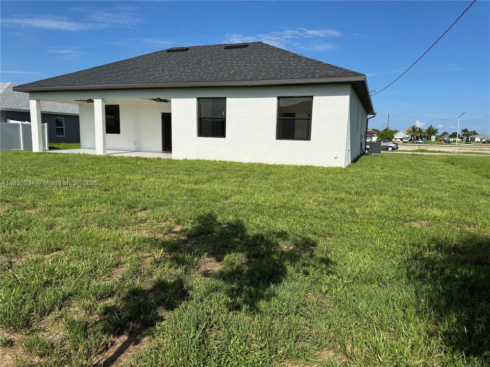 合同活跃: $398,000 (3 贝兹, 2 浴室, 0 平方英尺)