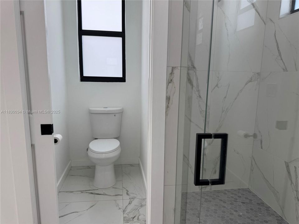 合同活跃: $398,000 (3 贝兹, 2 浴室, 0 平方英尺)