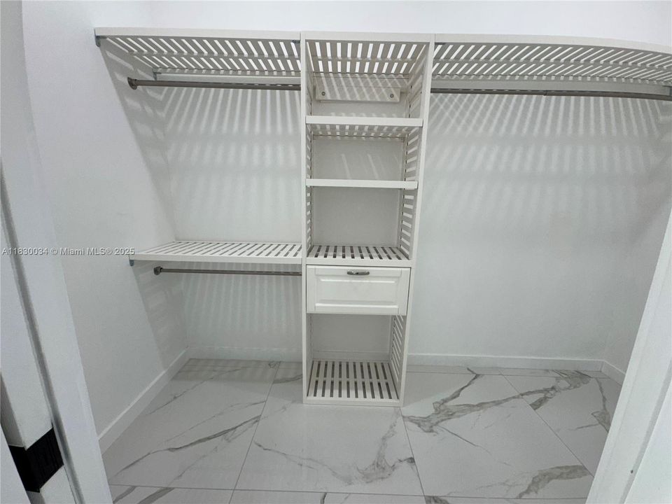 合同活跃: $398,000 (3 贝兹, 2 浴室, 0 平方英尺)