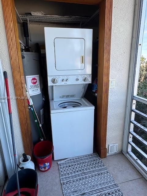 На продажу: $149,900 (2 спален, 2 ванн, 756 Квадратных фут)