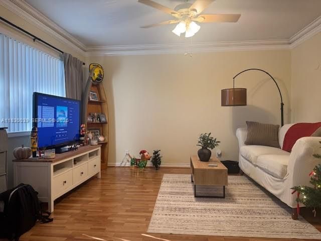 На продажу: $149,900 (2 спален, 2 ванн, 756 Квадратных фут)