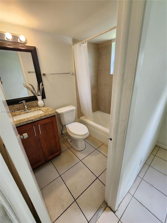 Active With Contract: $160,000 (1 beds, 1 baths, 480 Square Feet)