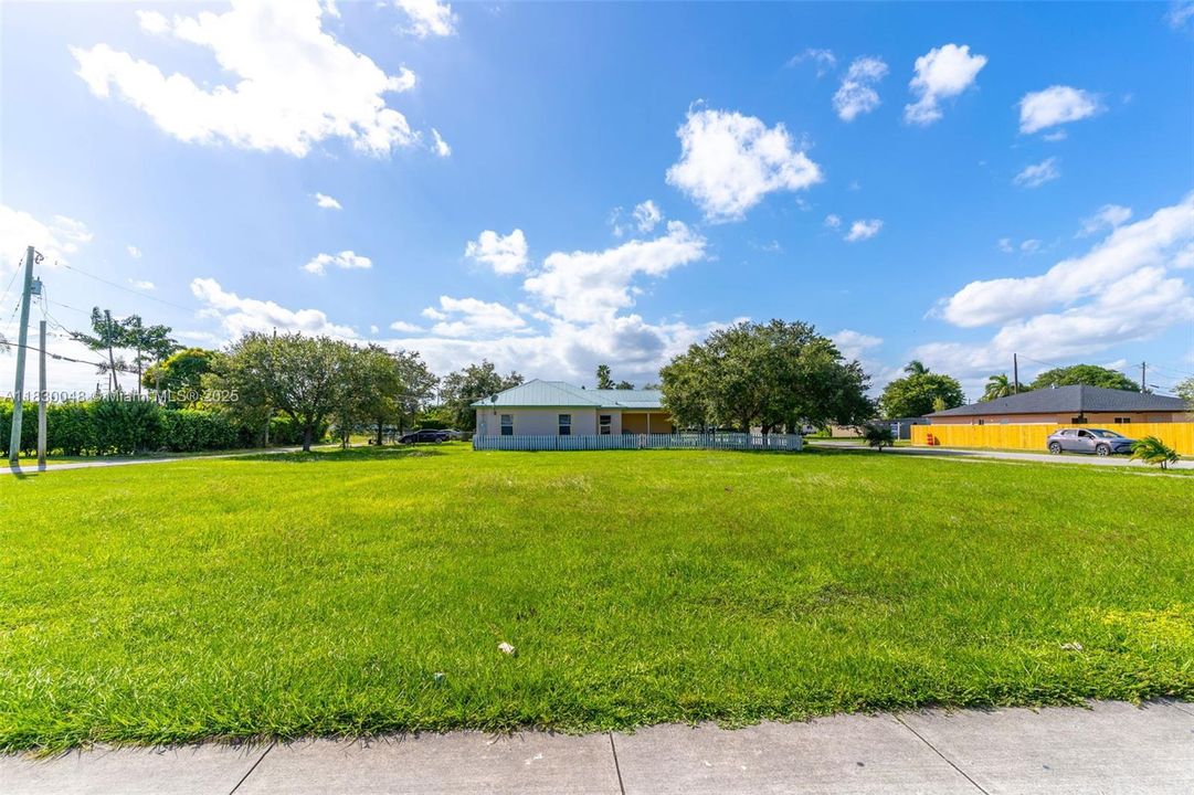 En Venta: $299,000 (0.06 acres)