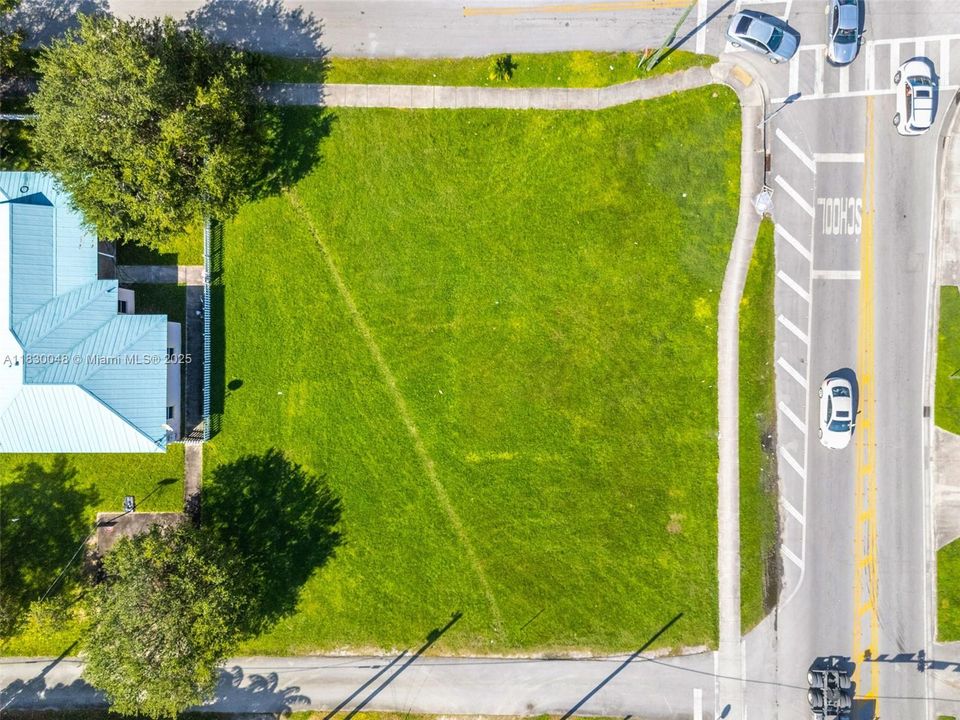 En Venta: $299,000 (0.06 acres)