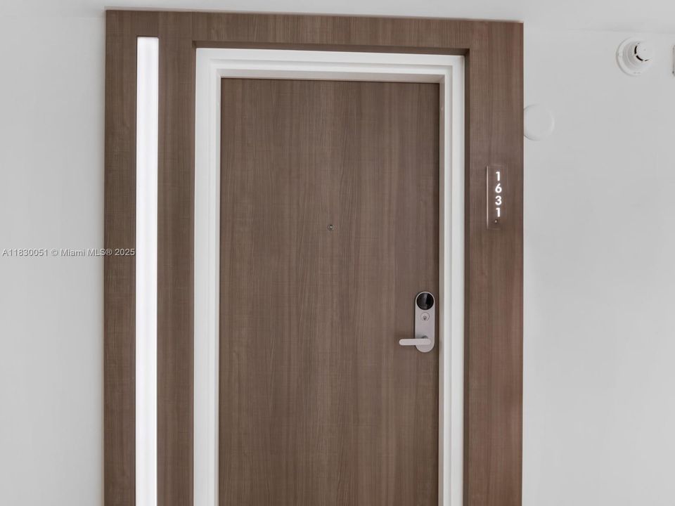 Active With Contract: $699,000 (0 beds, 1 baths, 760 Square Feet)