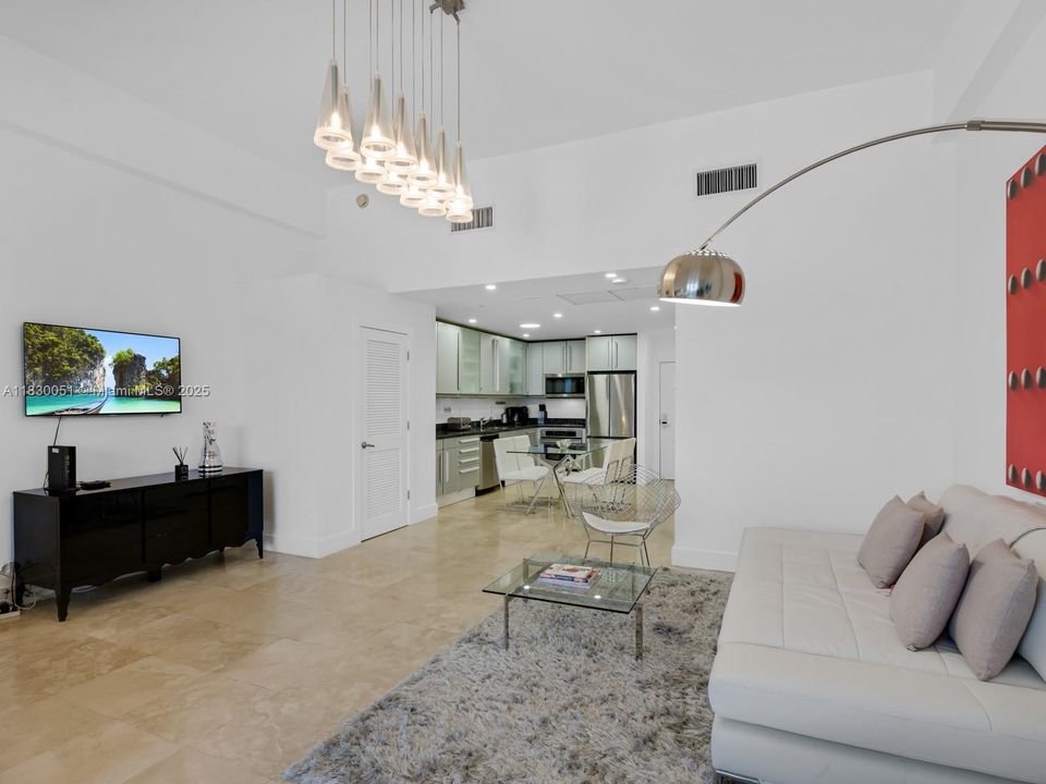 Active With Contract: $699,000 (0 beds, 1 baths, 760 Square Feet)