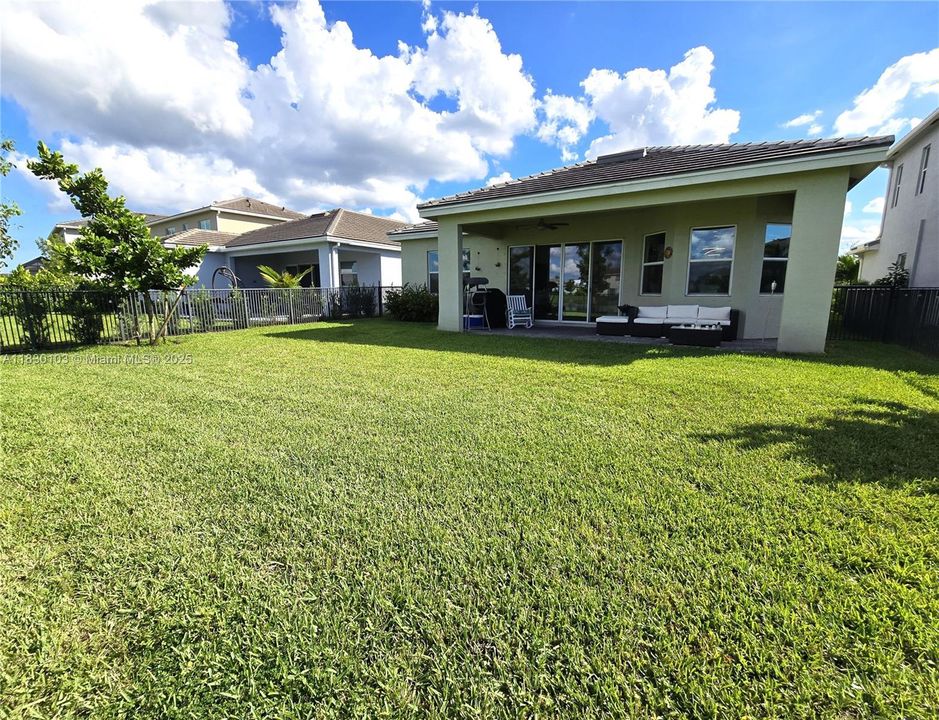 For Sale: $645,000 (3 beds, 2 baths, 1920 Square Feet)