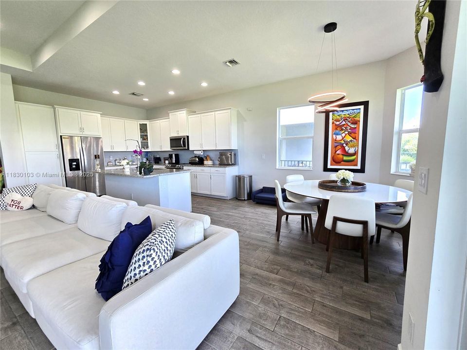 For Sale: $645,000 (3 beds, 2 baths, 1920 Square Feet)