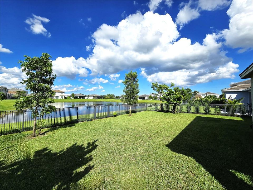 For Sale: $645,000 (3 beds, 2 baths, 1920 Square Feet)