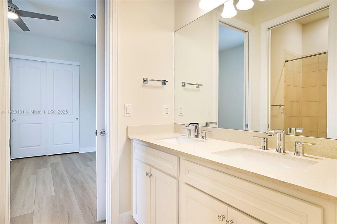 Recientemente alquilado: $6,250 (4 camas, 3 baños, 3073 Pies cuadrados)