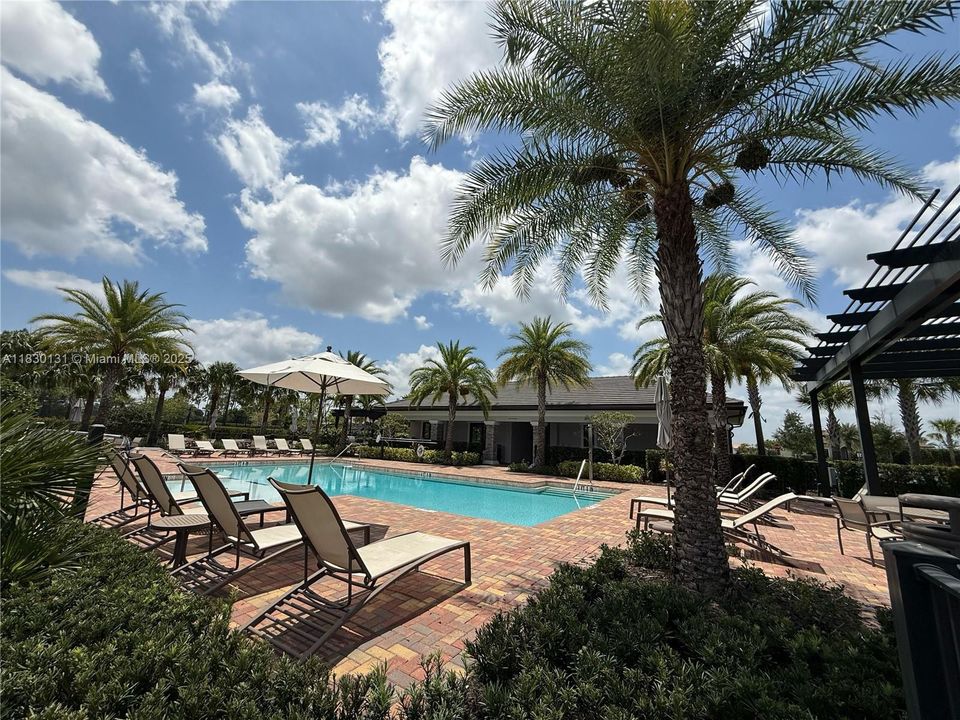 Recientemente alquilado: $6,250 (4 camas, 3 baños, 3073 Pies cuadrados)