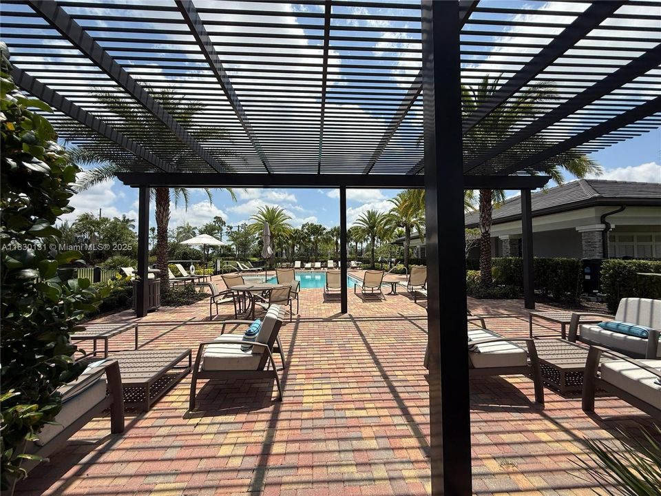 Recientemente alquilado: $6,250 (4 camas, 3 baños, 3073 Pies cuadrados)