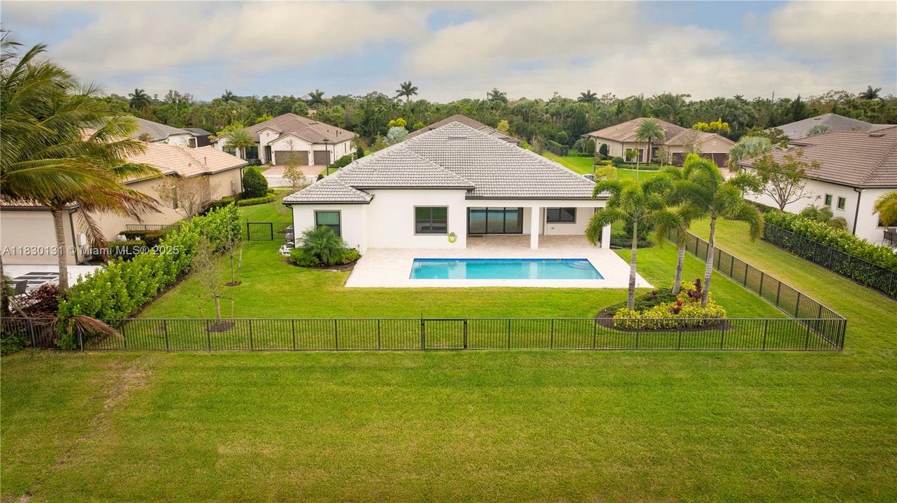 Recientemente alquilado: $6,250 (4 camas, 3 baños, 3073 Pies cuadrados)