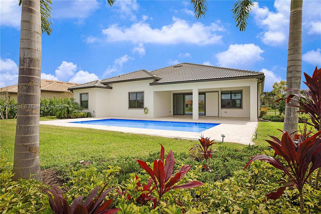 Recientemente alquilado: $6,250 (4 camas, 3 baños, 3073 Pies cuadrados)