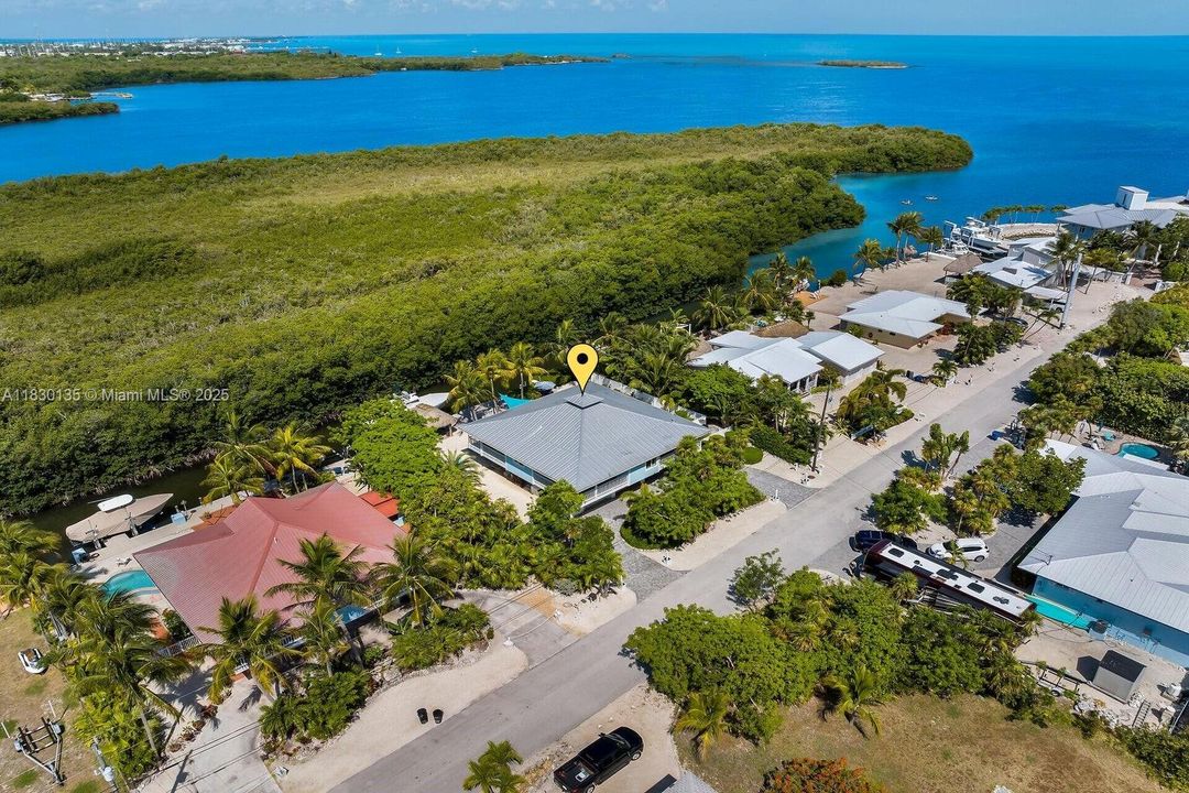 На продажу: $1,949,900 (3 спален, 2 ванн, 2159 Квадратных фут)