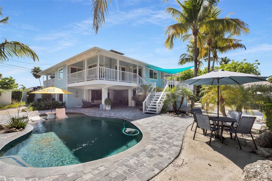 На продажу: $1,949,900 (3 спален, 2 ванн, 2159 Квадратных фут)