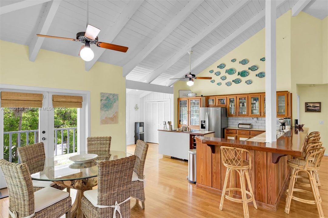 На продажу: $1,949,900 (3 спален, 2 ванн, 2159 Квадратных фут)