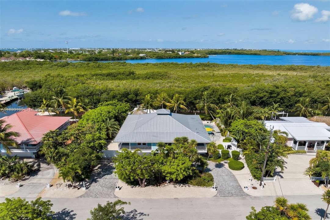 На продажу: $1,949,900 (3 спален, 2 ванн, 2159 Квадратных фут)