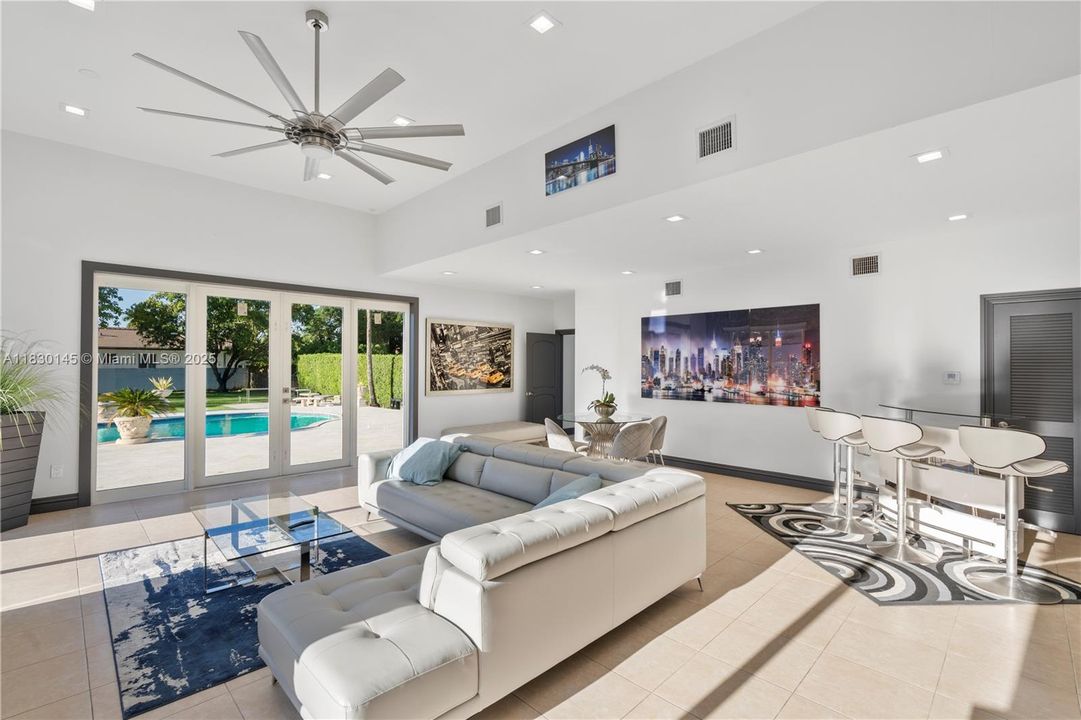 For Rent: $6,500 (5 beds, 4 baths, 4242 Square Feet)