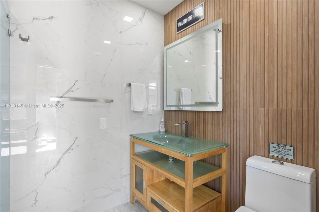 For Rent: $6,500 (5 beds, 4 baths, 4242 Square Feet)