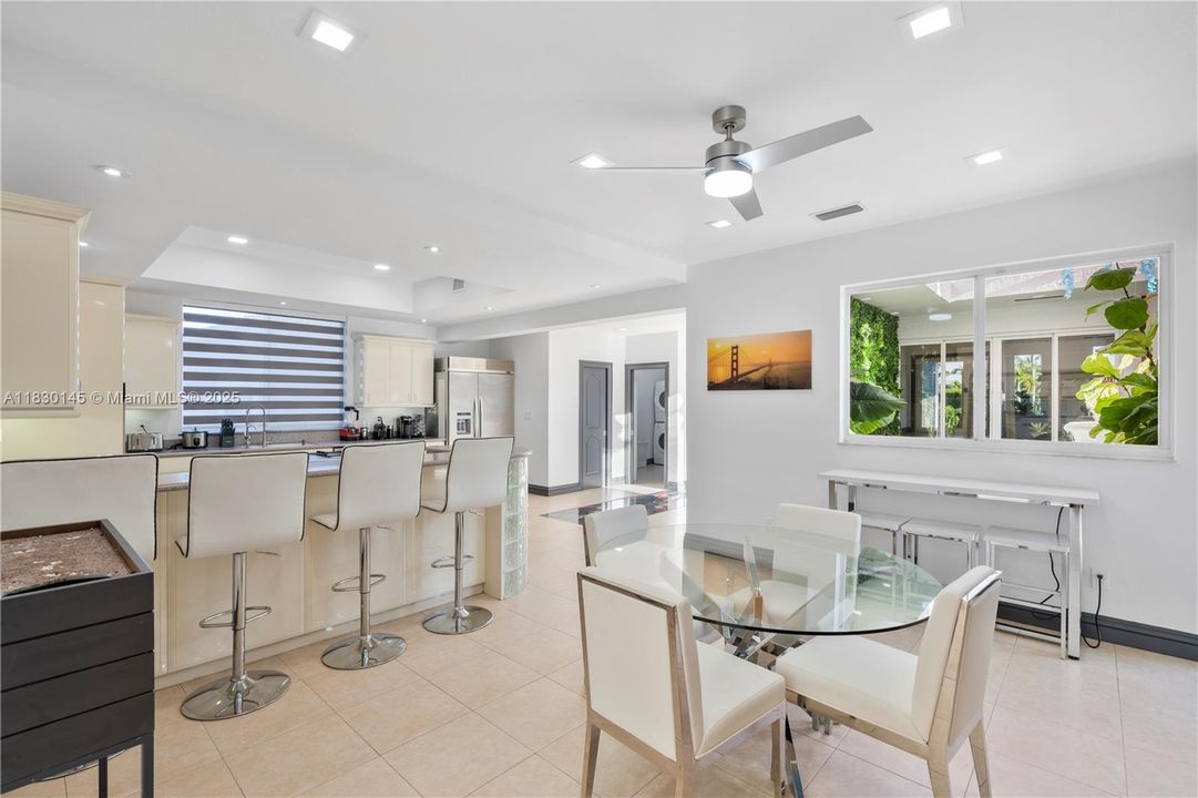 For Rent: $6,500 (5 beds, 4 baths, 4242 Square Feet)