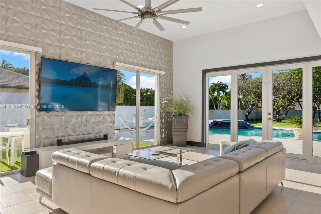 For Rent: $6,500 (5 beds, 4 baths, 4242 Square Feet)