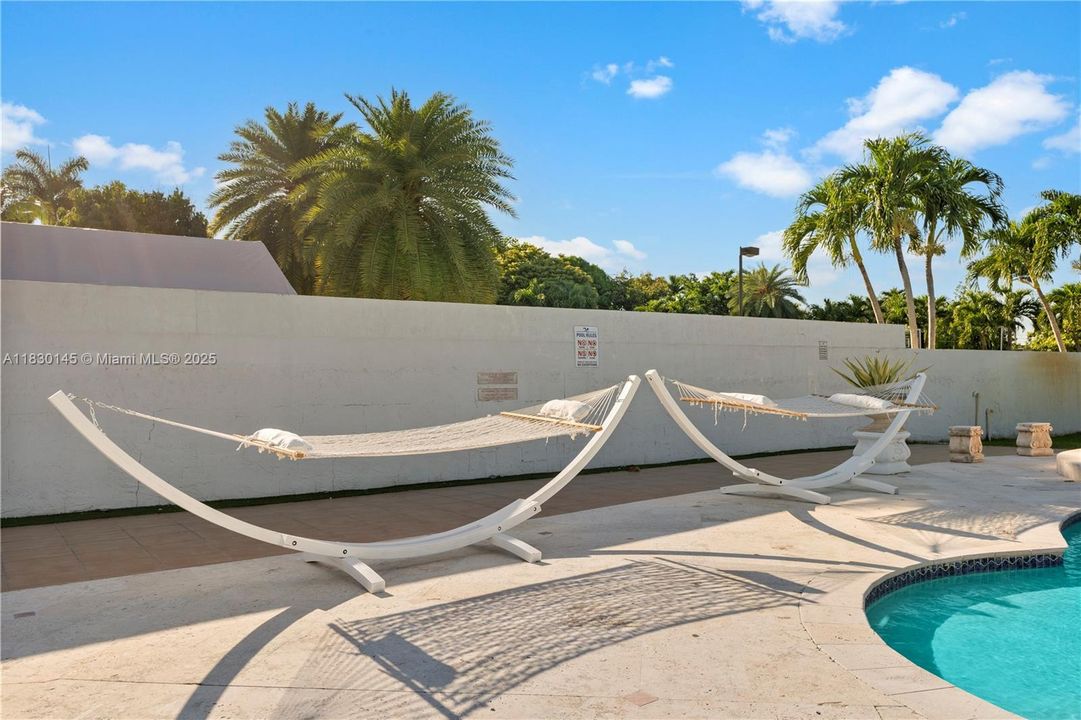 For Rent: $6,500 (5 beds, 4 baths, 4242 Square Feet)