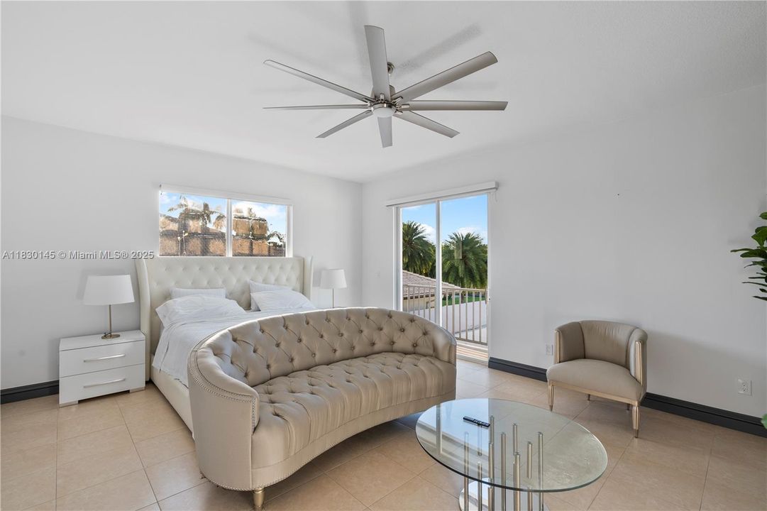 For Rent: $6,500 (5 beds, 4 baths, 4242 Square Feet)