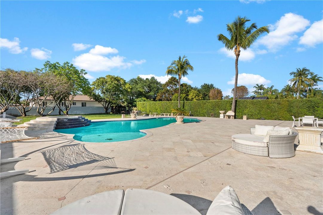 For Rent: $6,500 (5 beds, 4 baths, 4242 Square Feet)