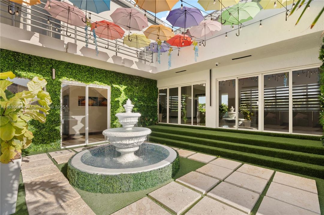 For Rent: $6,500 (5 beds, 4 baths, 4242 Square Feet)