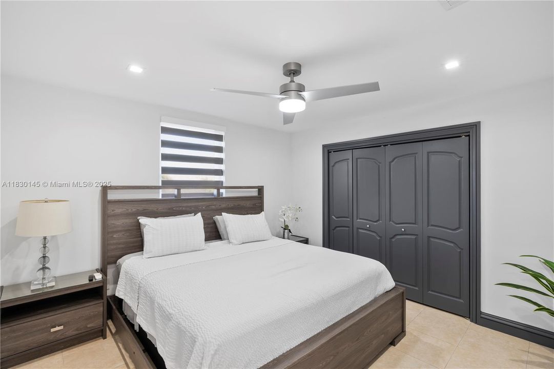 For Rent: $6,500 (5 beds, 4 baths, 4242 Square Feet)