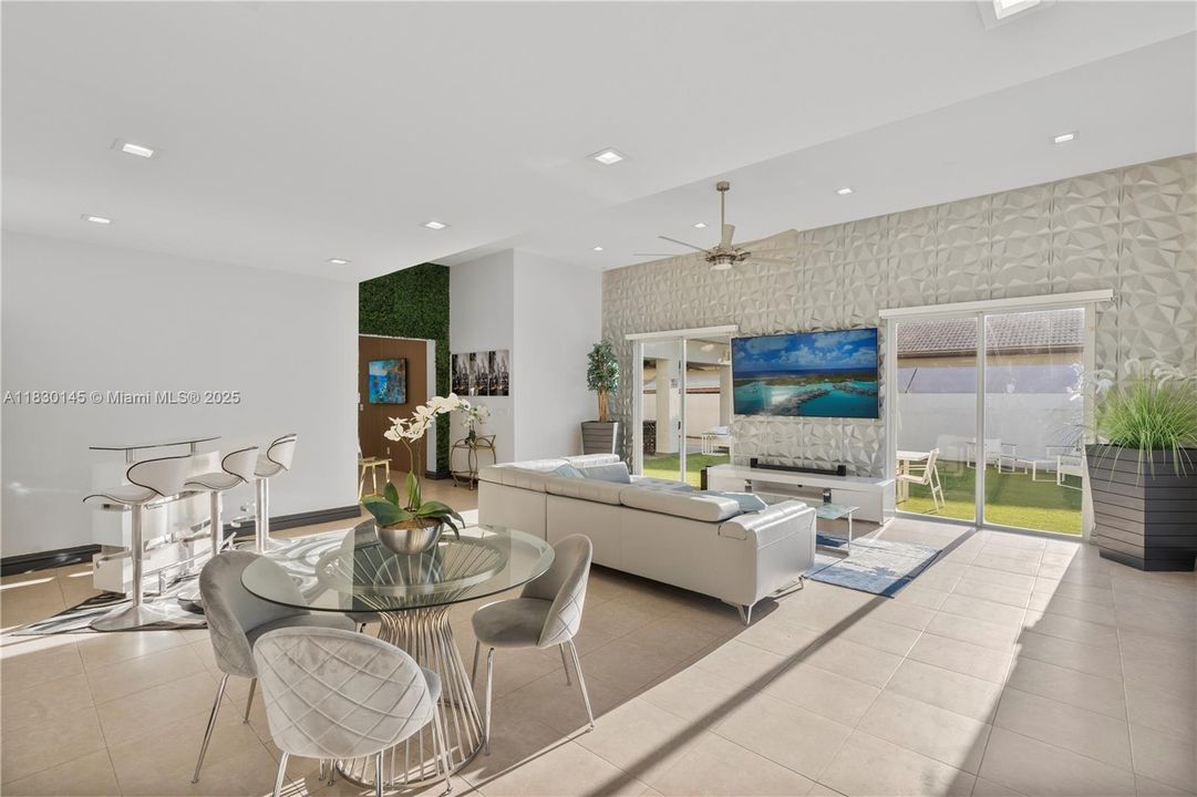 For Rent: $6,500 (5 beds, 4 baths, 4242 Square Feet)