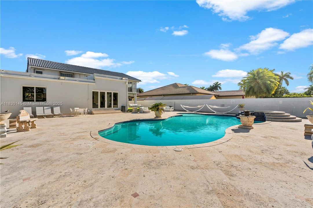 For Rent: $6,500 (5 beds, 4 baths, 4242 Square Feet)