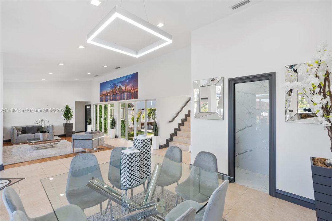 For Rent: $6,500 (5 beds, 4 baths, 4242 Square Feet)