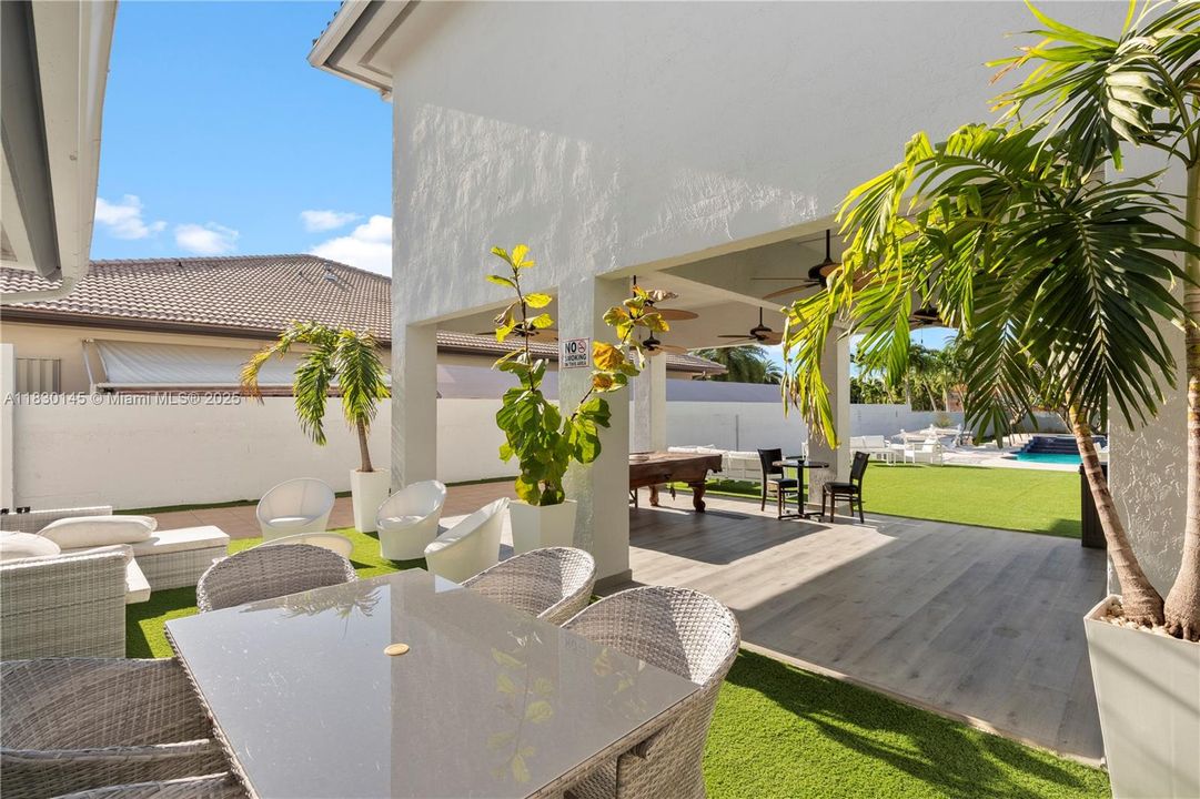 For Rent: $6,500 (5 beds, 4 baths, 4242 Square Feet)