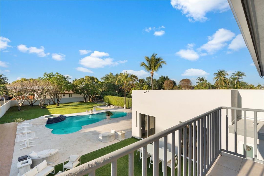 For Rent: $6,500 (5 beds, 4 baths, 4242 Square Feet)