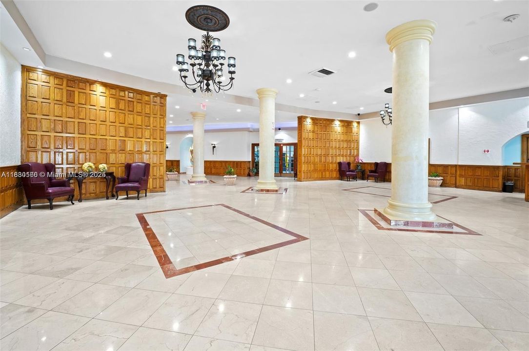 Недавно продано: $298,000 (1 спален, 1 ванн, 896 Квадратных фут)